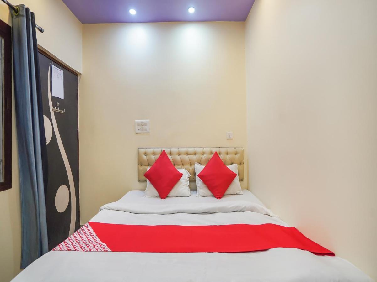 Oyo 75627 New Ankit Guest House Váránasí Exteriér fotografie